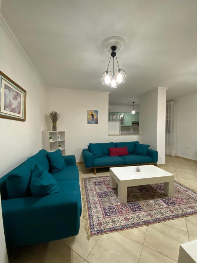 Chlo Apartment 3 Tirana Buitenkant foto
