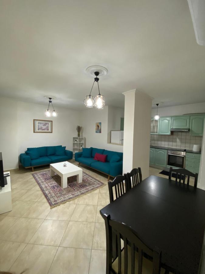 Chlo Apartment 3 Tirana Buitenkant foto