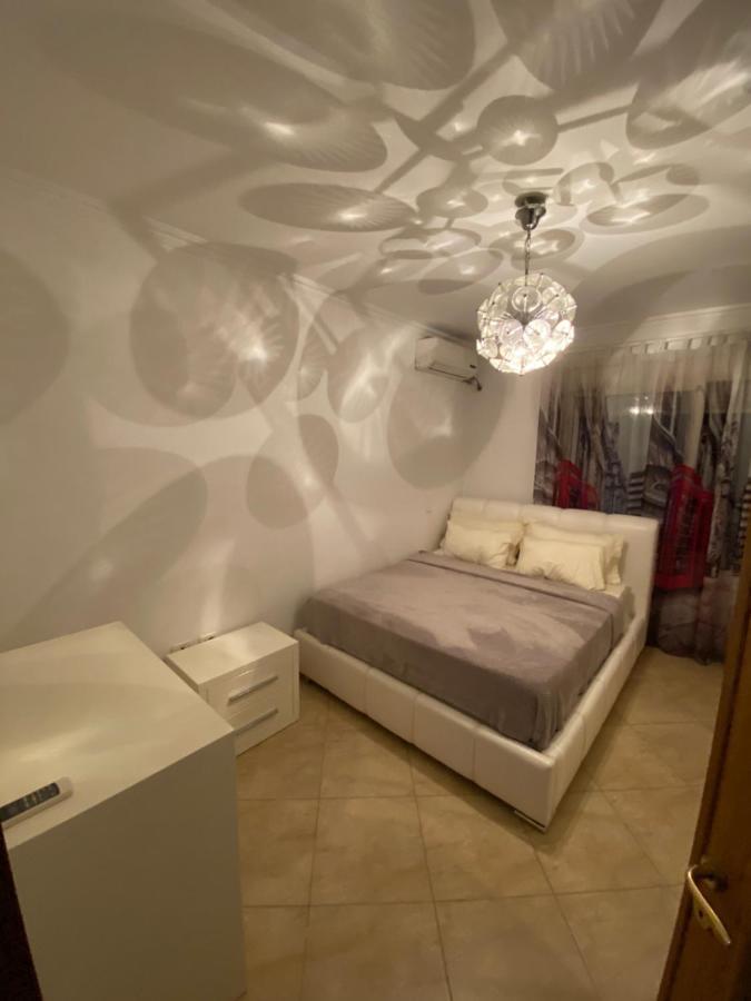 Chlo Apartment 3 Tirana Buitenkant foto