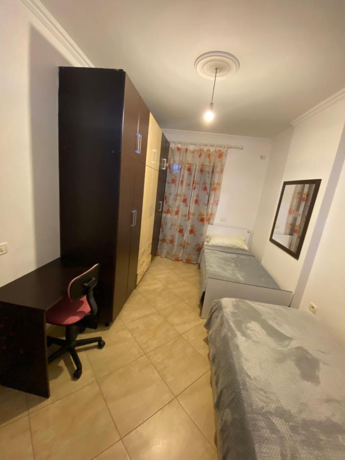 Chlo Apartment 3 Tirana Buitenkant foto
