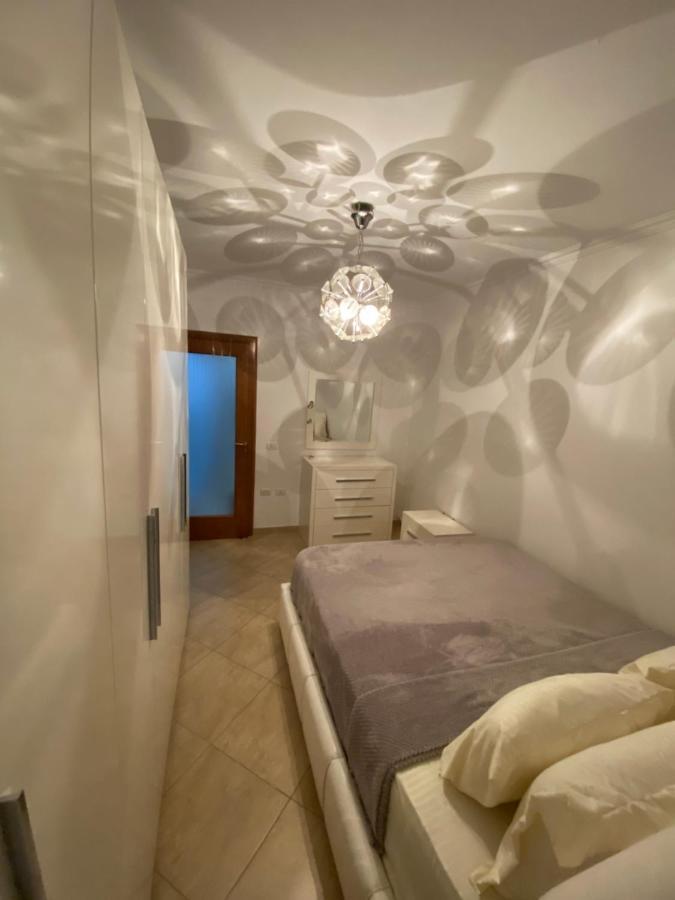 Chlo Apartment 3 Tirana Buitenkant foto